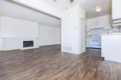 Walnut Park Apartment