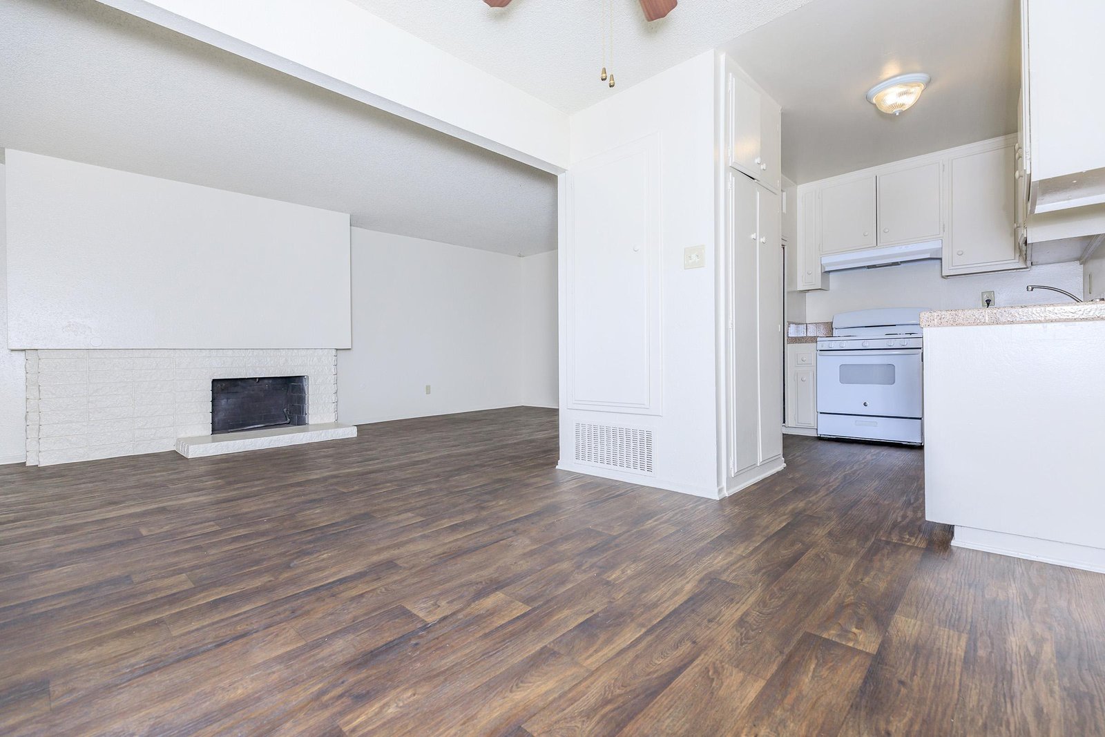 Walnut Park Apartment