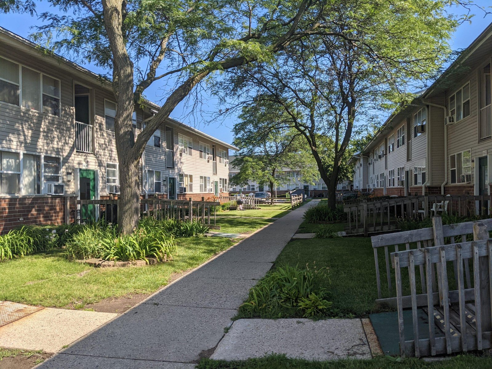 Walnut Park Apartment